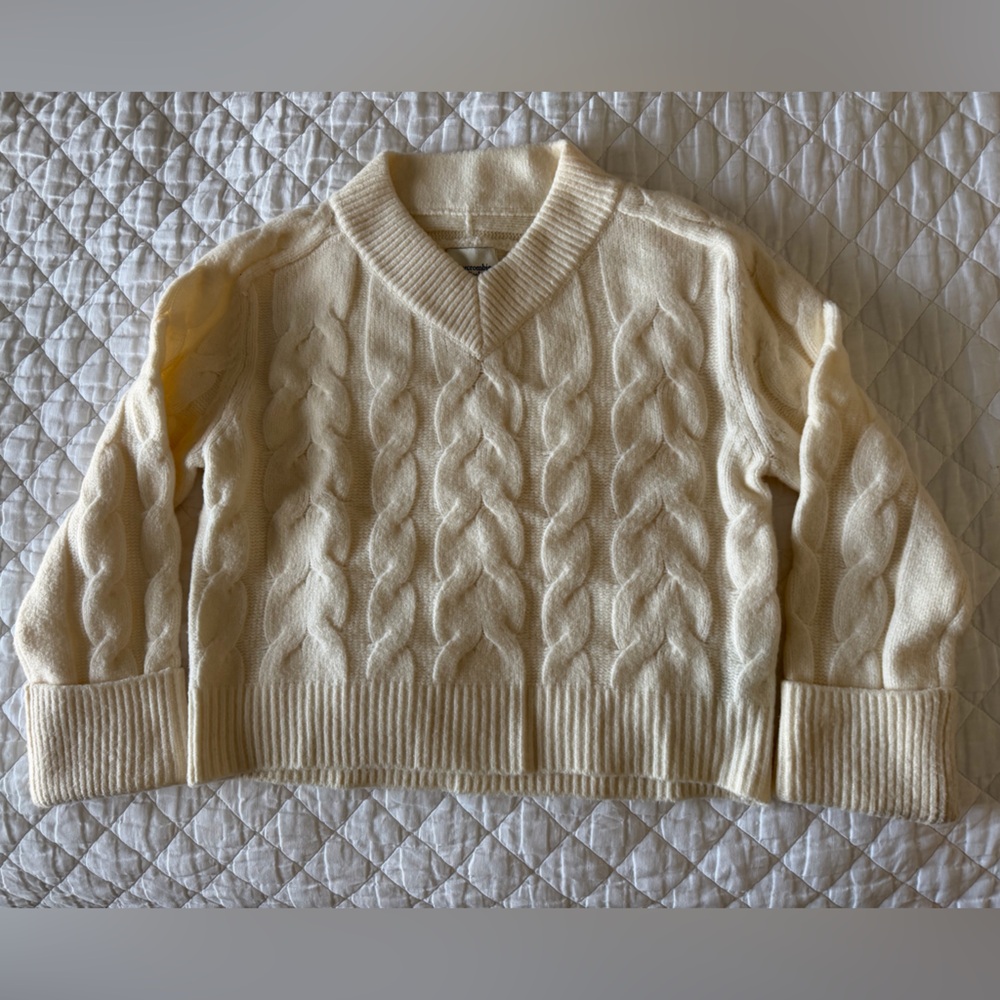 Abercrombie & Fitch Ivory Knit Sweater